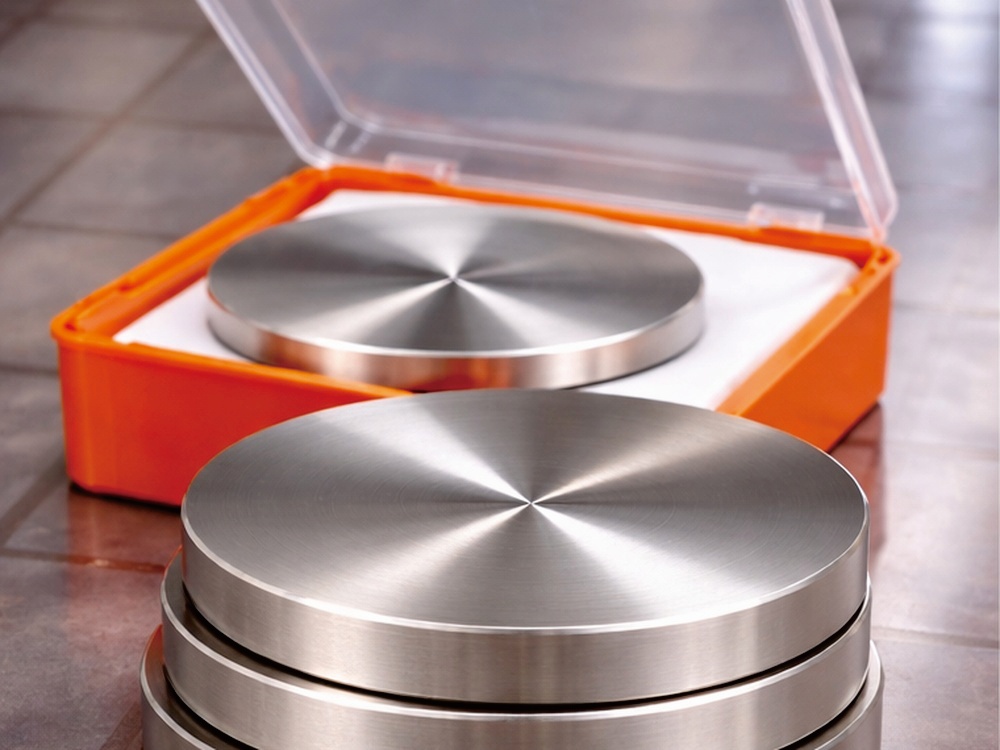 Precision machined titanium dental disc