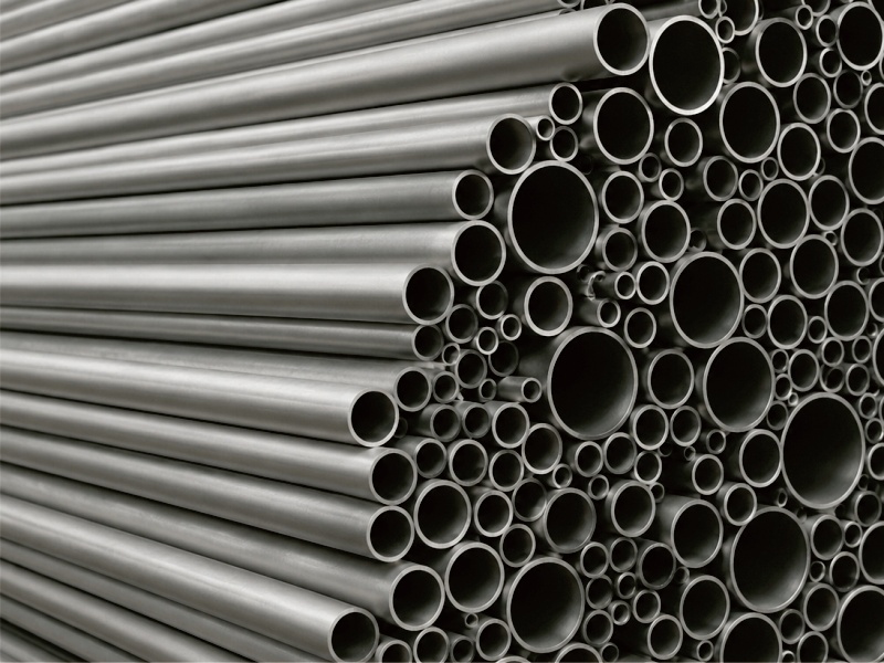 Titanium seamless tubes and titanium seamless pipes