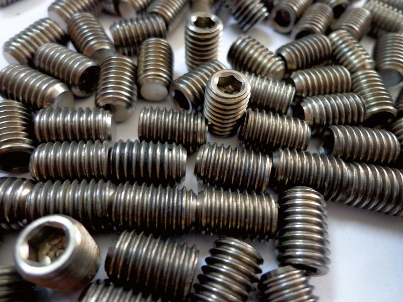Titanium screws for custom fastening projects