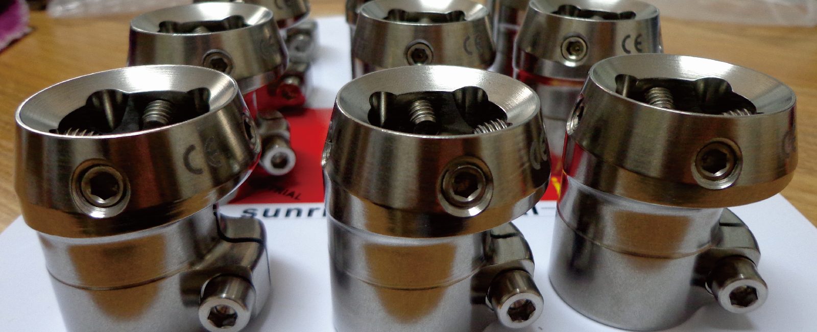offset tube clamp adapter for lower limb prosthetic tube connection and offset alignment