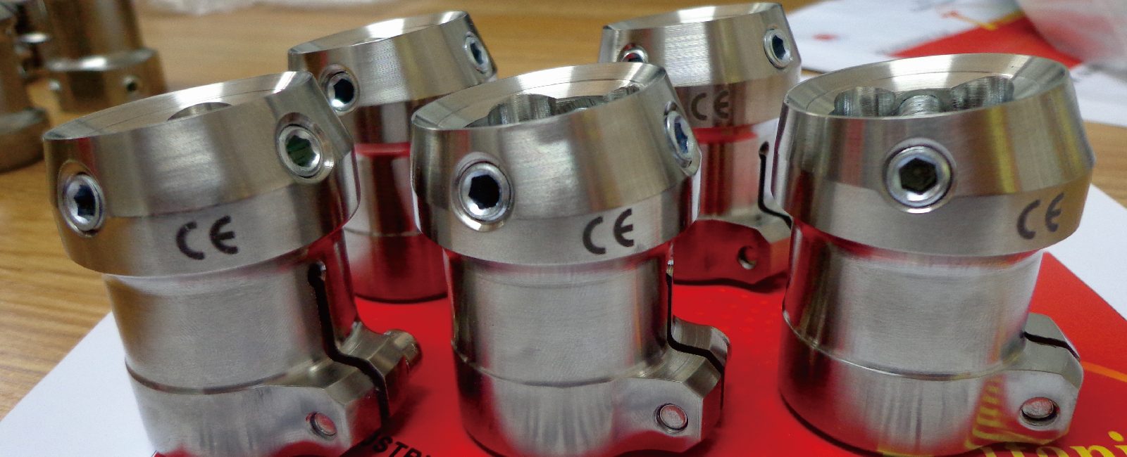 10 degree angled tube clamp adapter for lower limb prosthetic connection and modular assembly