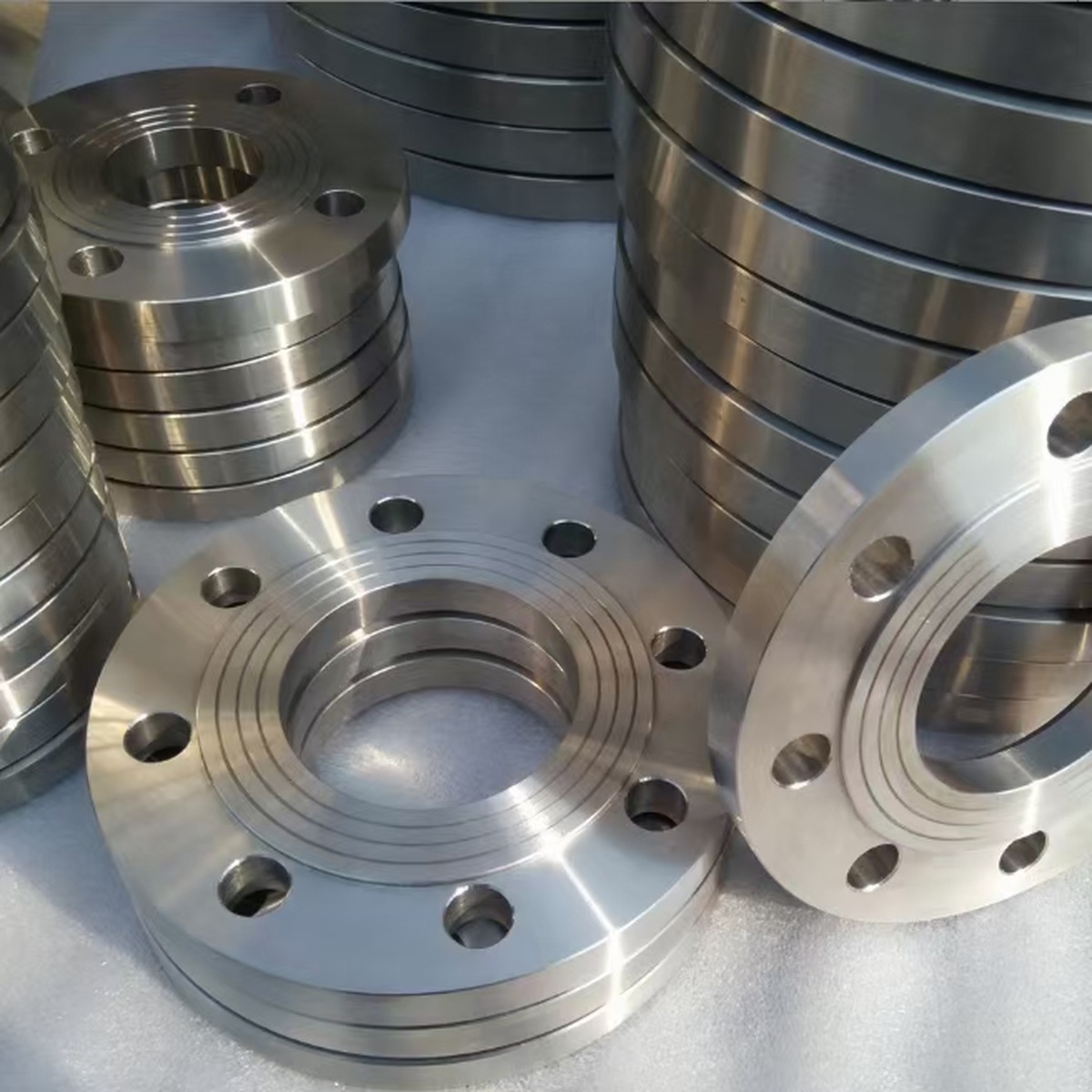 Custom titanium flanges and CNC machined titanium flange components