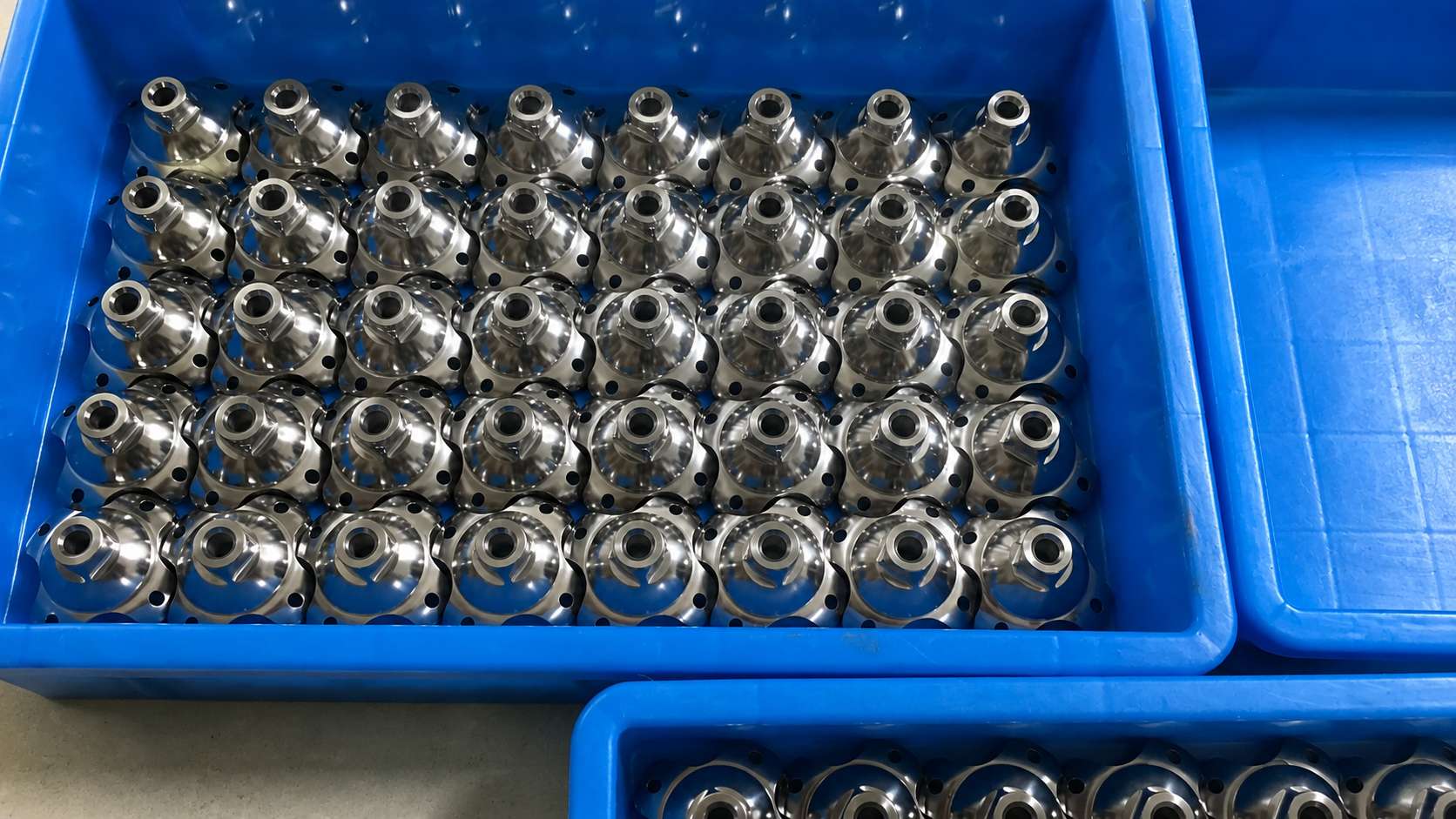 4-arm and 4-prong prosthetic socket adapters